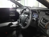 Lexus UX лот № 30086 оценка 4.5  с аукциона в Японии 6