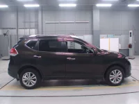Nissan X-TRAIL лот № 30092 оценка 4  с аукциона в Японии 8