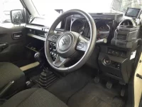 Suzuki JIMNY SIERRA лот № 30114 оценка 5  с аукциона в Японии 6