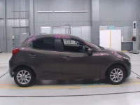 Mazda DEMIO лот № 30049 оценка 4  с аукциона в Японии 2