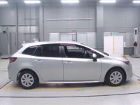 Toyota COROLLA TOURING лот № 30165 оценка 3.5  с аукциона в Японии 2