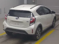 Toyota AQUA лот № 111 оценка 3  с аукциона в Японии 1