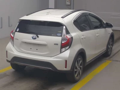 Toyota AQUA  с аукциона в Японии