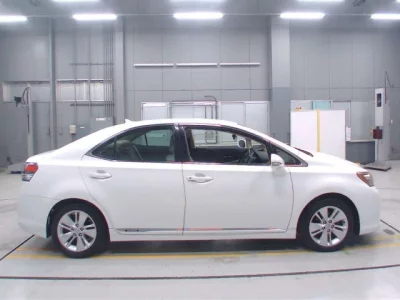 Lexus HS  с аукциона в Японии