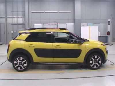 Citroen C4  с аукциона в Японии