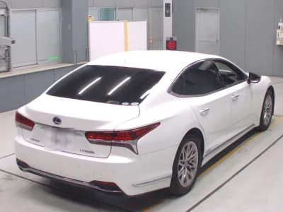 Lexus LS  с аукциона в Японии