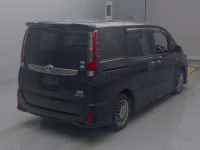 Toyota NOAH лот № 202 оценка 3.5  с аукциона в Японии 1