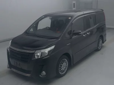 Toyota NOAH  с аукциона в Японии