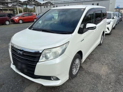 Toyota NOAH  с аукциона в Японии
