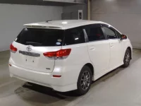 Toyota WISH лот № 7006 оценка R  с аукциона в Японии 1
