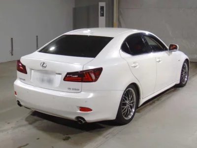 Lexus IS