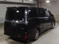 Toyota VOXY лот № 41 оценка R  с аукциона в Японии 1