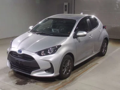 Toyota YARIS  с аукциона в Японии