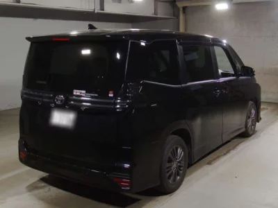 Toyota VOXY  с аукциона в Японии