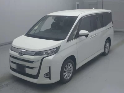 Toyota NOAH  с аукциона в Японии