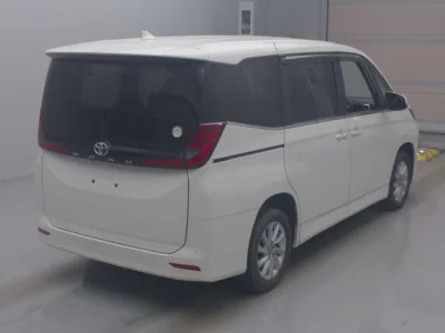 Toyota NOAH  с аукциона в Японии