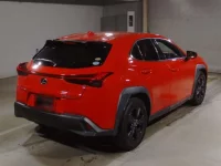 Lexus UX лот № 10040 оценка 4  с аукциона в Японии 1