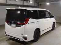 Toyota NOAH лот № 616 оценка 4.5  с аукциона в Японии 1