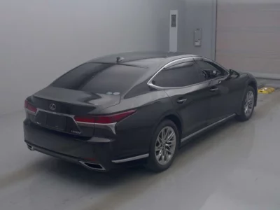 Lexus LS  с аукциона в Японии