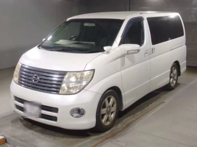Nissan ELGRAND  с аукциона в Японии