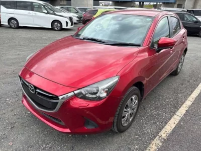 Mazda DEMIO  с аукциона в Японии
