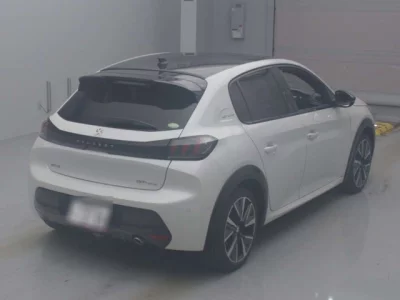 Peugeot 208  с аукциона в Японии