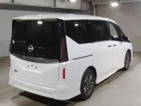 Nissan SERENA лот № 70069 оценка 4  с аукциона в Японии 1