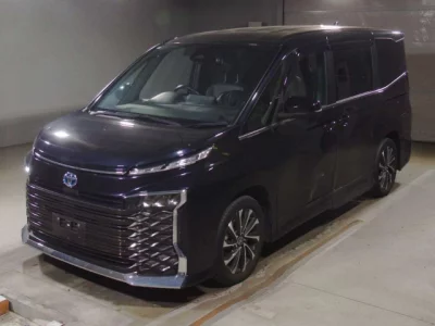 Toyota VOXY  с аукциона в Японии