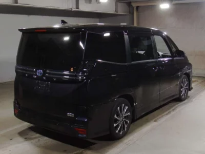 Toyota VOXY  с аукциона в Японии