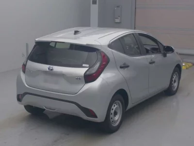 Toyota AQUA  с аукциона в Японии