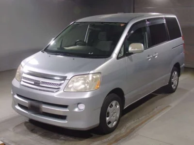 Toyota NOAH  с аукциона в Японии
