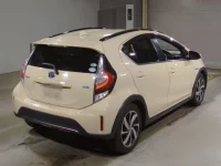 Toyota AQUA лот № 217 оценка R  с аукциона в Японии 1