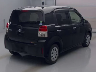 Toyota SPADE  с аукциона в Японии