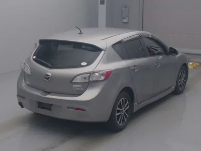 Mazda AXELA  с аукциона в Японии