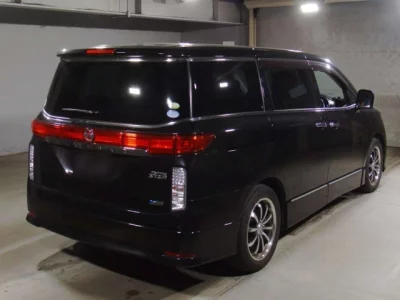 Nissan ELGRAND  с аукциона в Японии
