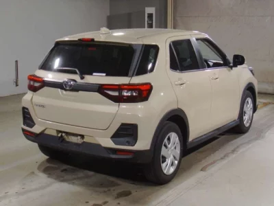 Toyota RAIZE  с аукциона в Японии