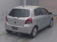 Toyota VITZ лот № 7199 оценка R  с аукциона в Японии 1