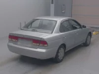 Nissan SUNNY лот № 7204 оценка 3.5  с аукциона в Японии 1