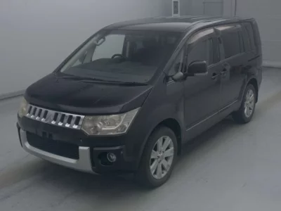 Mitsubishi DELICA D5  с аукциона в Японии