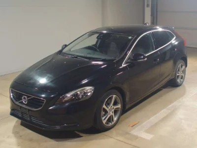 Volvo V40  с аукциона в Японии