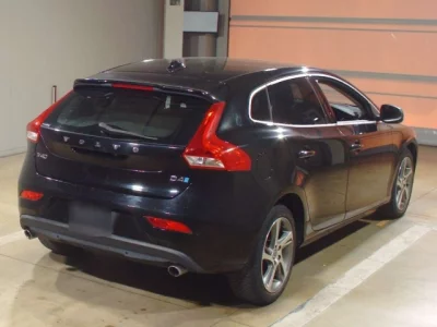 Volvo V40  с аукциона в Японии