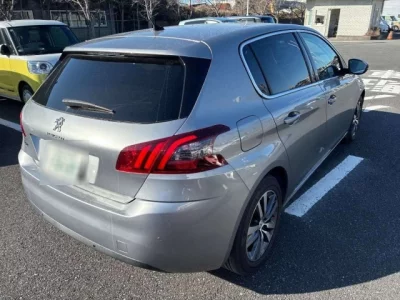 Peugeot 308  с аукциона в Японии