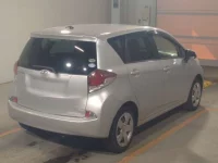 Toyota RACTIS лот № 3 оценка 3.5  с аукциона в Японии 1