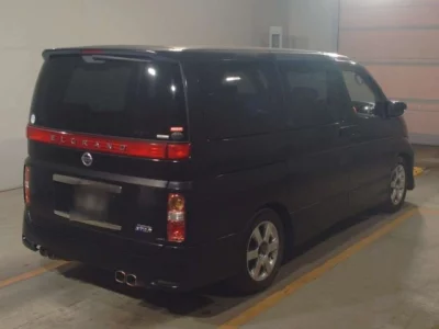 Nissan ELGRAND  с аукциона в Японии