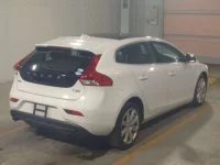 Volvo V40 лот № 5004 оценка 4  с аукциона в Японии 1