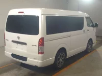 Toyota HIACE VAN лот № 62008 оценка 4  с аукциона в Японии 1