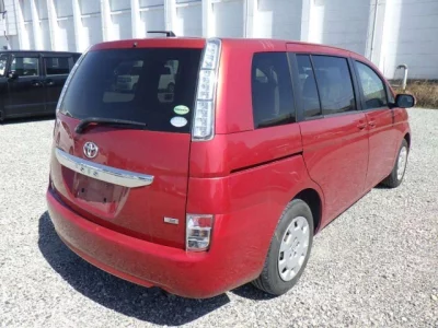 Toyota ISIS