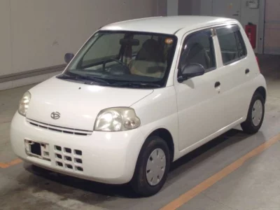Daihatsu Esse