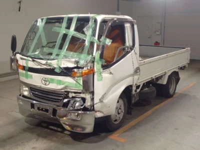 Toyota DYNA  с аукциона в Японии