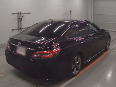 Toyota CROWN  с аукциона в Японии